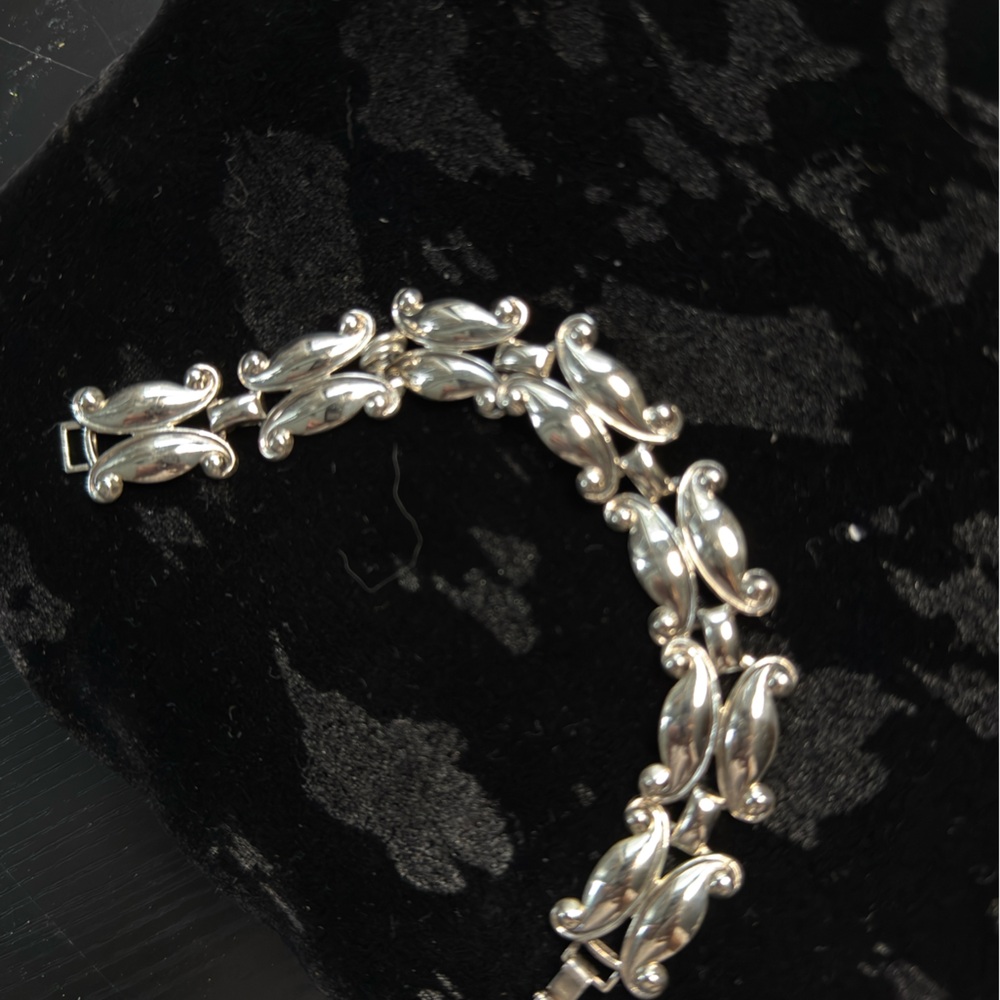 ADDITIONAL CLOSET CLEAR OUT!! Danecraft Elegant Sterling Silver Women's Bracelet